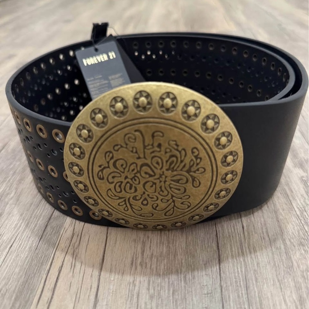 Forever 21 Black and Gold Belt